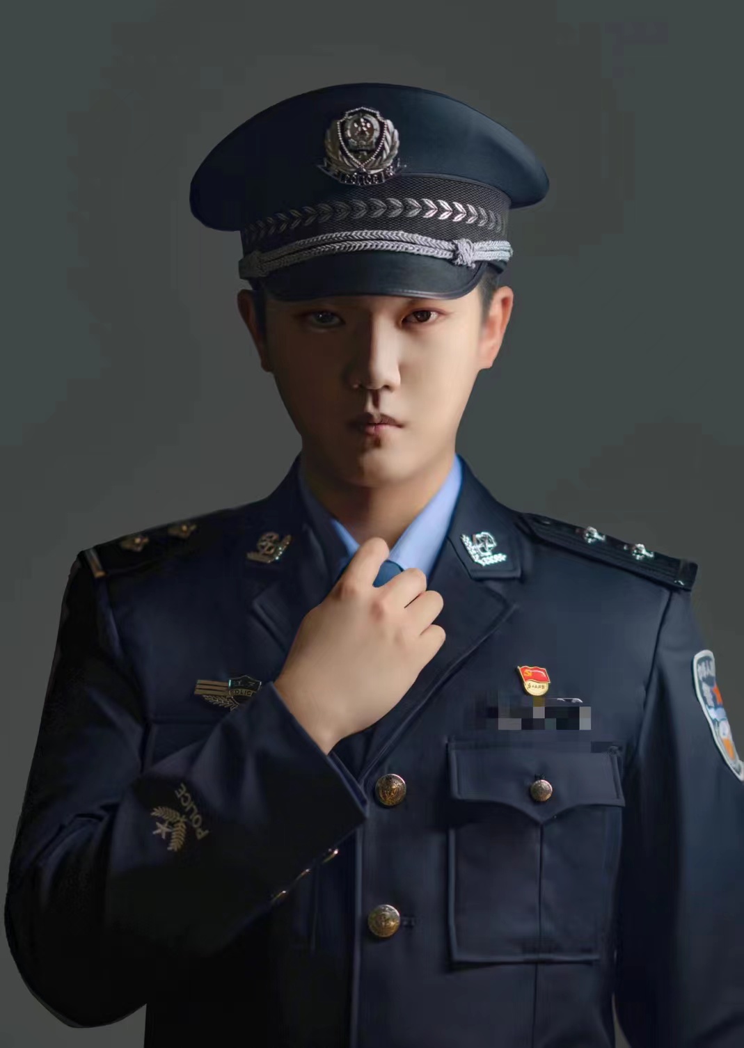 罗瓒.jpg 罗瓒.jpg