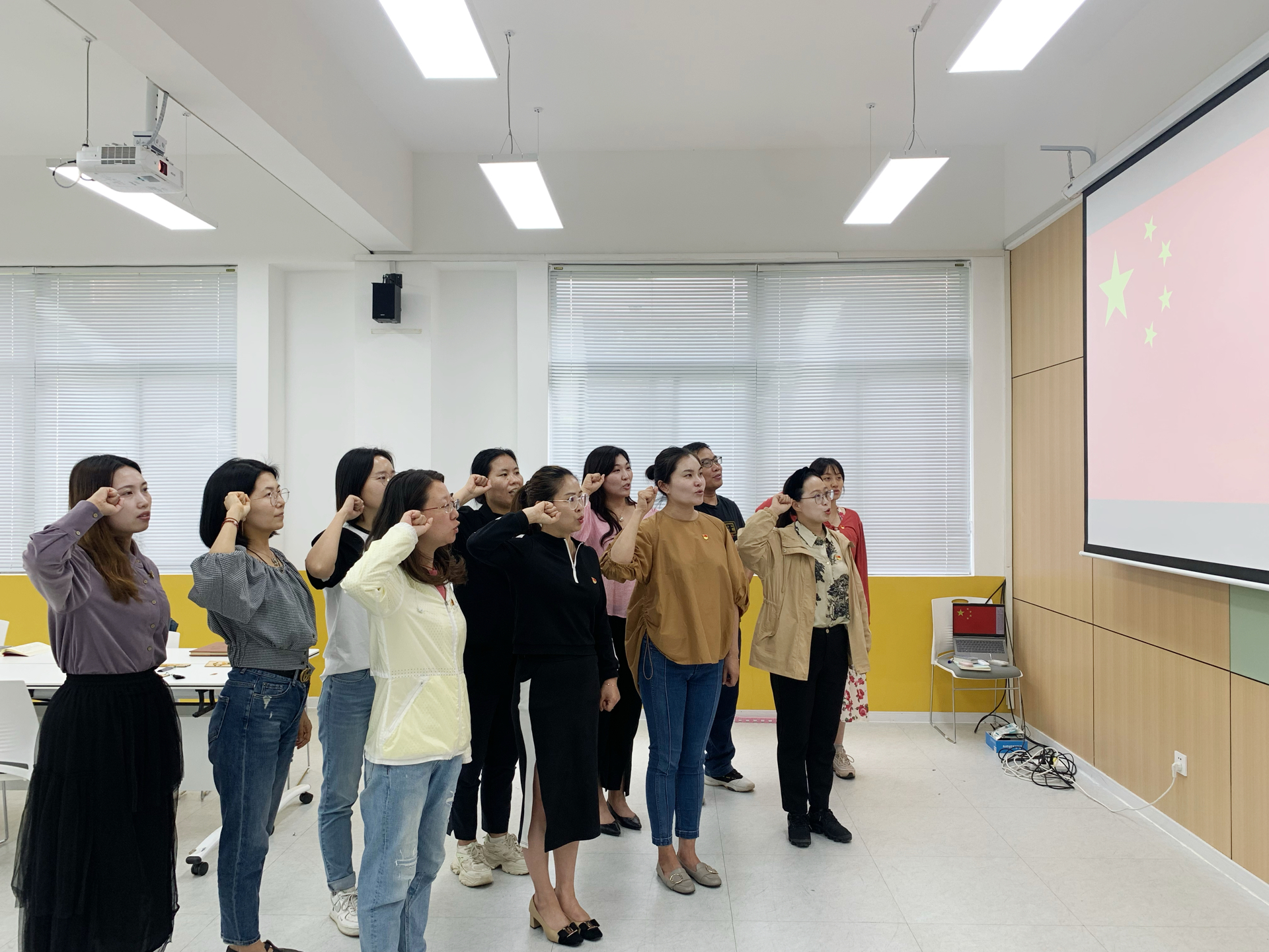 宣誓.jpg 宣誓.jpg