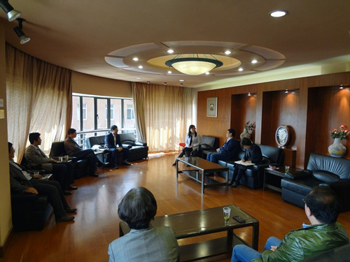 91自拍
领导与上海民航职业技术学院领导交流座谈.jpg